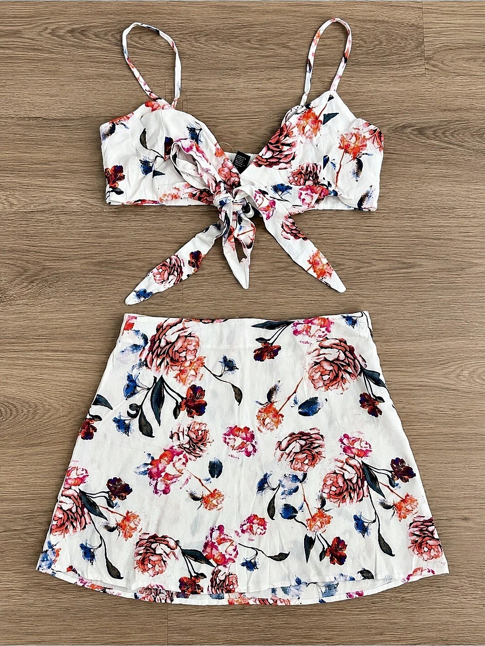 Forever 21 Floral Two-Piece Skirt Set in White & Pink Size Medium NWT